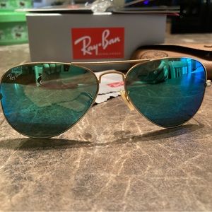 Ray-Ban aviators blue mirror polarized lenses with the gold frames like new